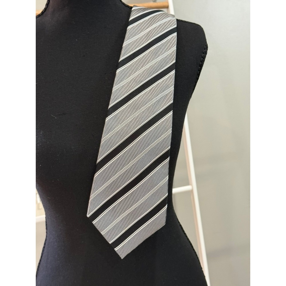 Geoffrey Beene Men Silk Necktie Grey Black White Diagonal Stripe Stain Resistant